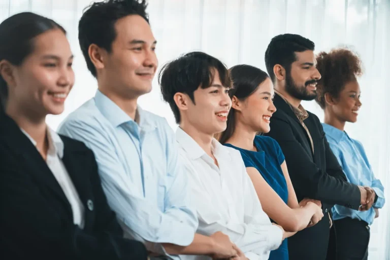 Navigating Cross-Cultural Challenges in Leadership with Kognifi