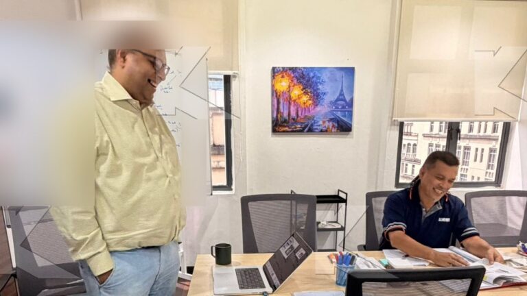 The trainer and a participant during practice in a Kognifi Presentation Skills class