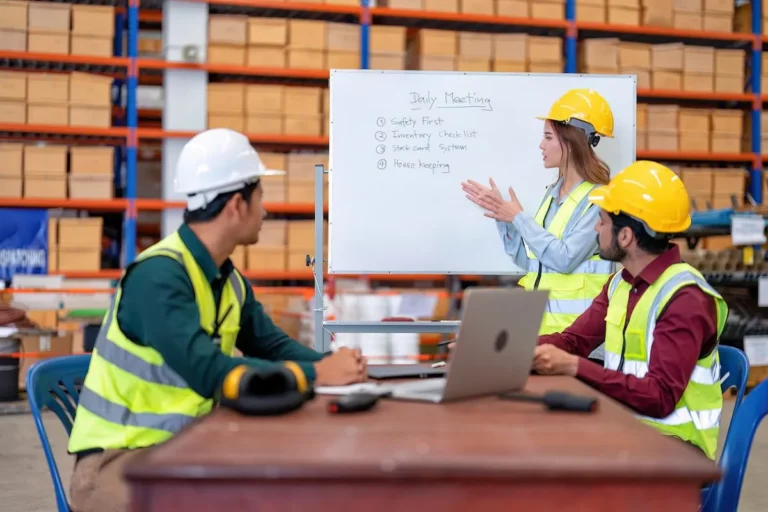 Kursus OSHA di Malaysia: Siapa Perlu Hadir, Apa yang Dipelajari dan Yurannya