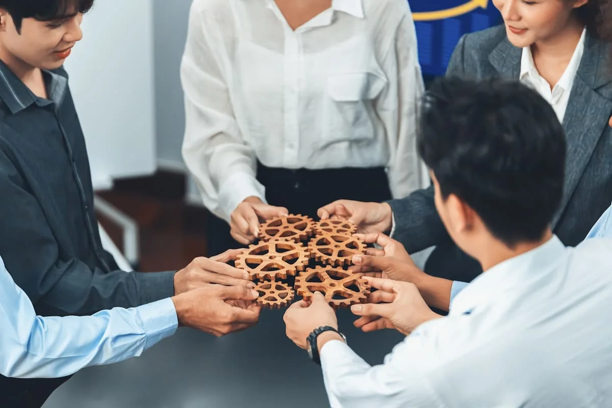 Ethical Leadership: A Guide for Compliance, HR, Board Members, and C-Suite Executives